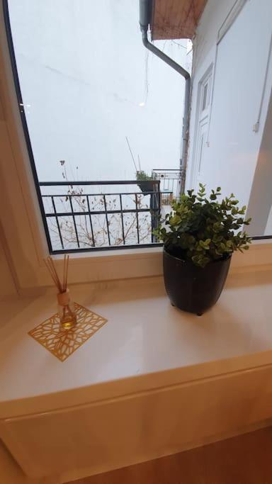 Violet Apartment With Air Condition Будапеща Екстериор снимка